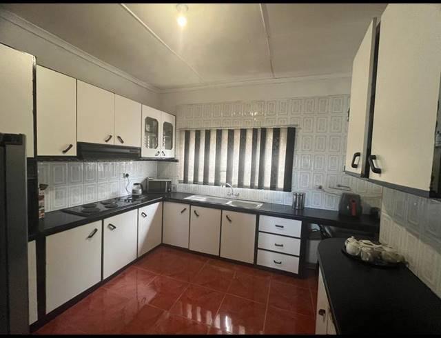 5 BEDROOM HOUSE FOR SALE IN SHALLCROSS